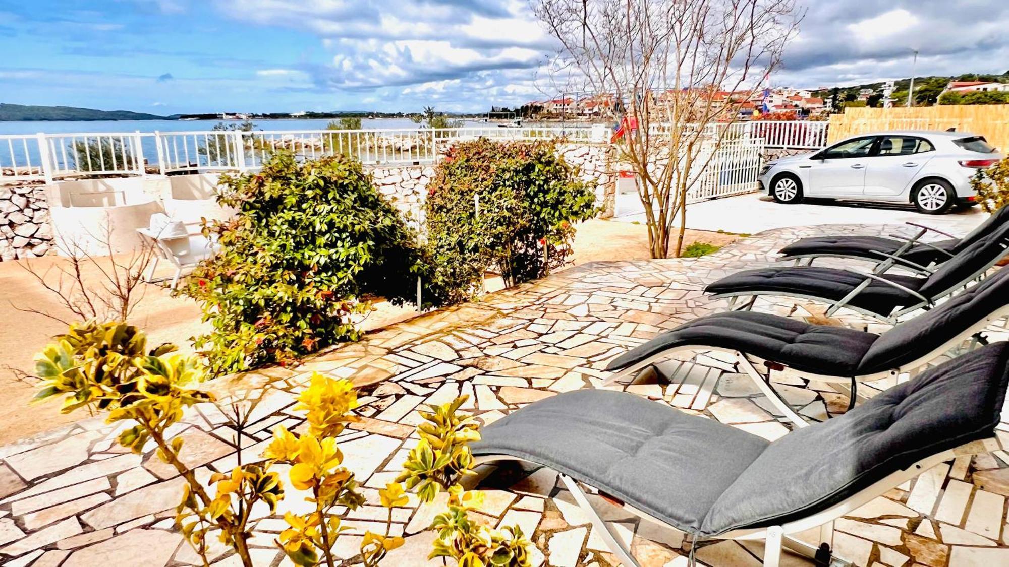 Luxury Beach Apartment W Sunset Sea Views Шибеник Екстер'єр фото